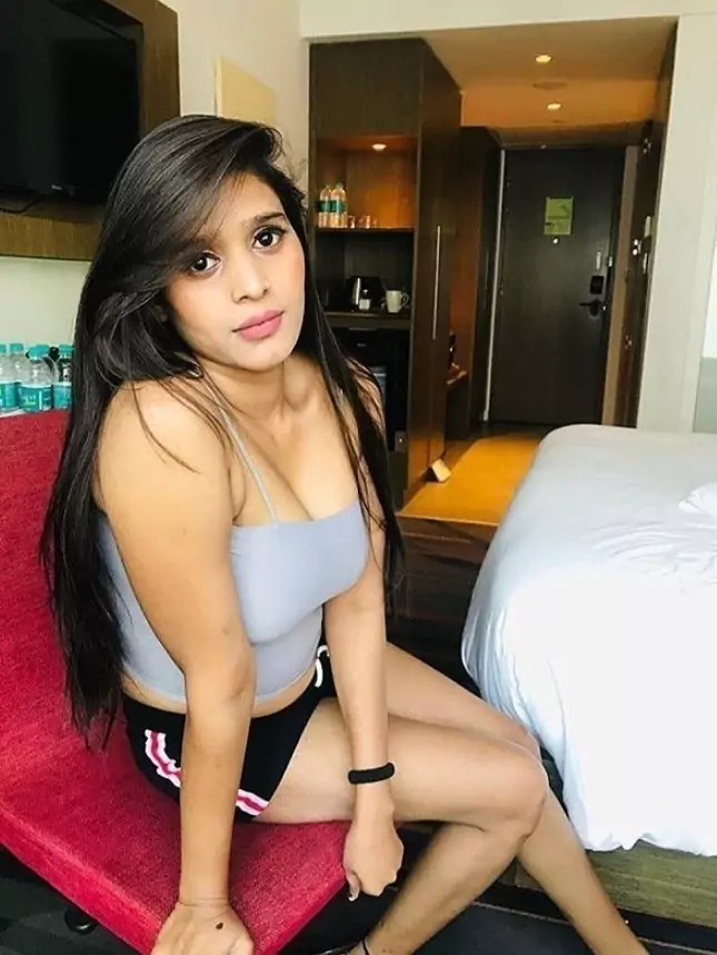 कॉल गर्ल्स सर्विस त्रिप्पुनिथुरा